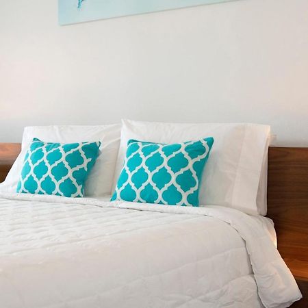 Beach Living At Island Pine Villas Blse George Town Bagian luar foto